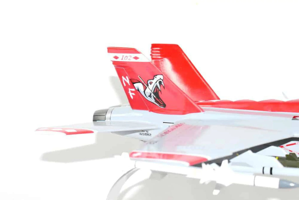 Model, VFA-102 Navy, Scale, (18) Diamondbacks F/A-18F Fighter/Attack (2005) Mahogany, 1/40th