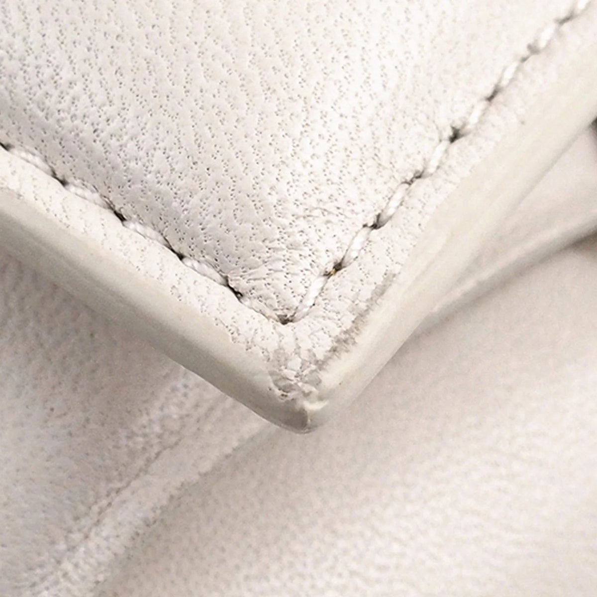 Unisex Leather Cassette Shoulder Pre-Owned Authenticated Bottega Bag Veneta (Good) Calf White Padded