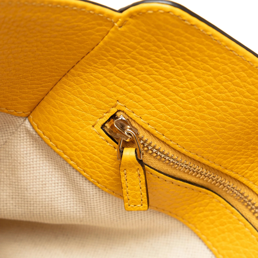 Tote (Good) Swing Medium Authenticated Bag Calf Leather Tote Yellow Unisex Pre-Owned