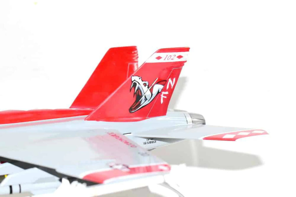 Model, VFA-102 Navy, Scale, (18) Diamondbacks F/A-18F Fighter/Attack (2005) Mahogany, 1/40th
