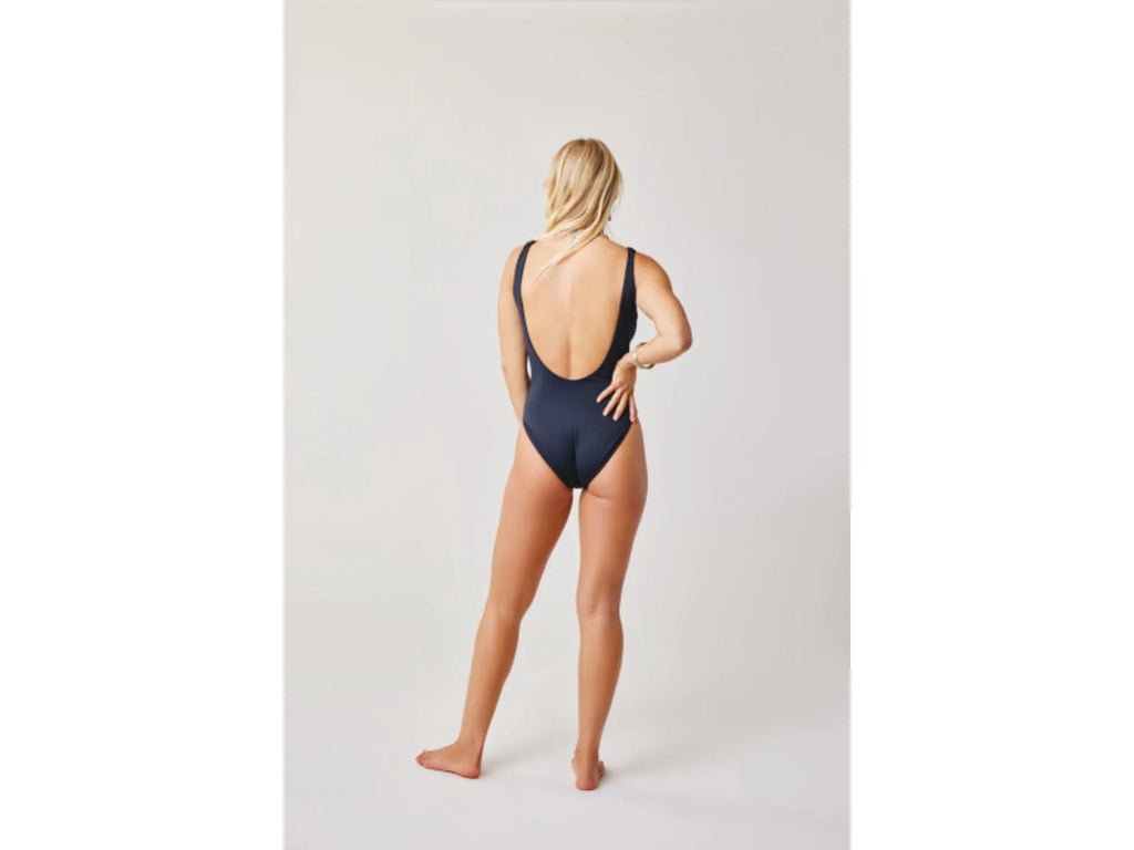 Piece Skye Designs One Black, Compression Carve - Medium Women's,