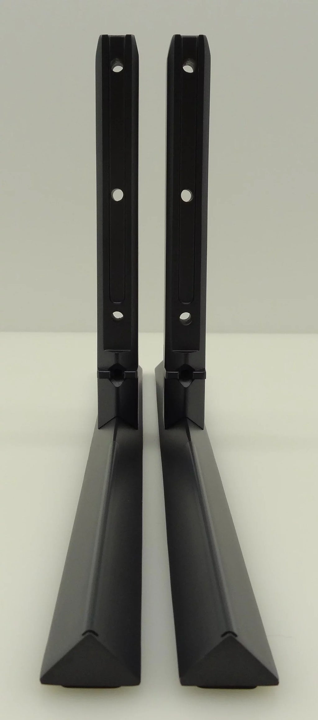 M75QXM-K03 (BCDA-70) 1A317Y700-GB2-G NEW Legs Vizio