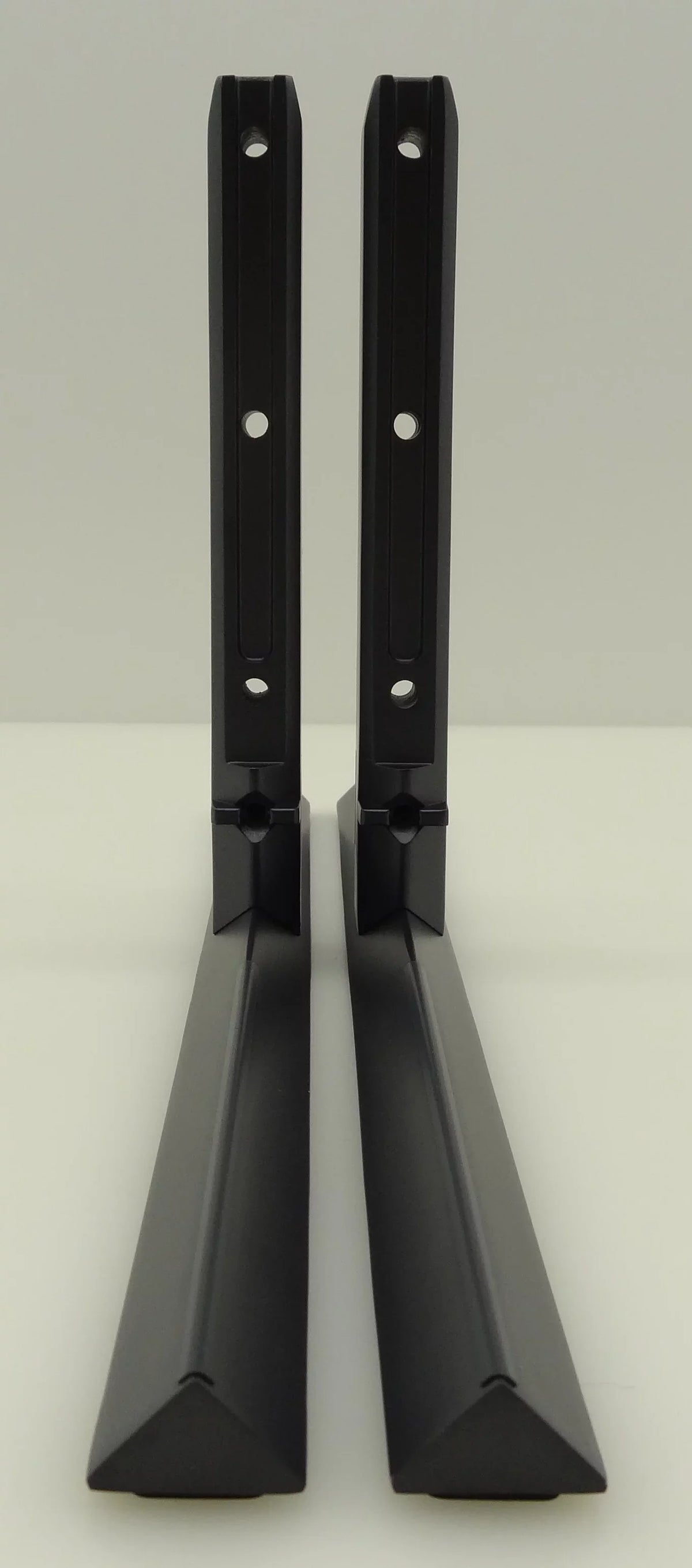 M75QXM-K03 (BCDA-70) 1A317Y700-GB2-G NEW Legs Vizio
