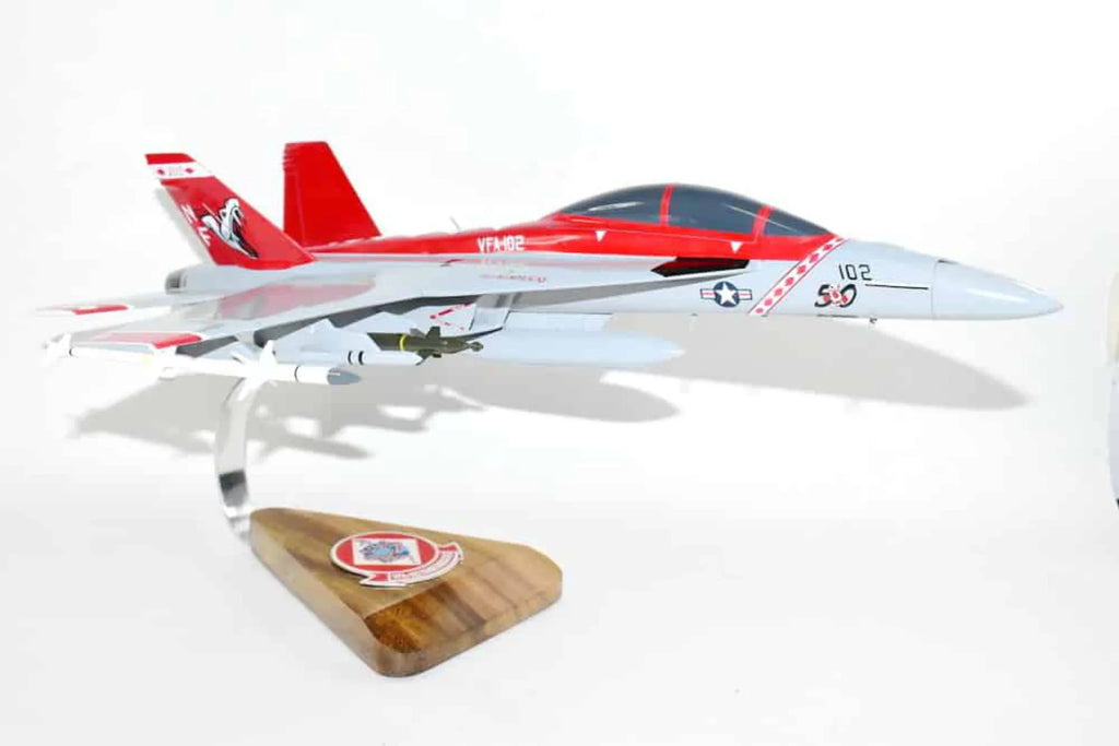 Model, VFA-102 Navy, Scale, (18) Diamondbacks F/A-18F Fighter/Attack (2005) Mahogany, 1/40th